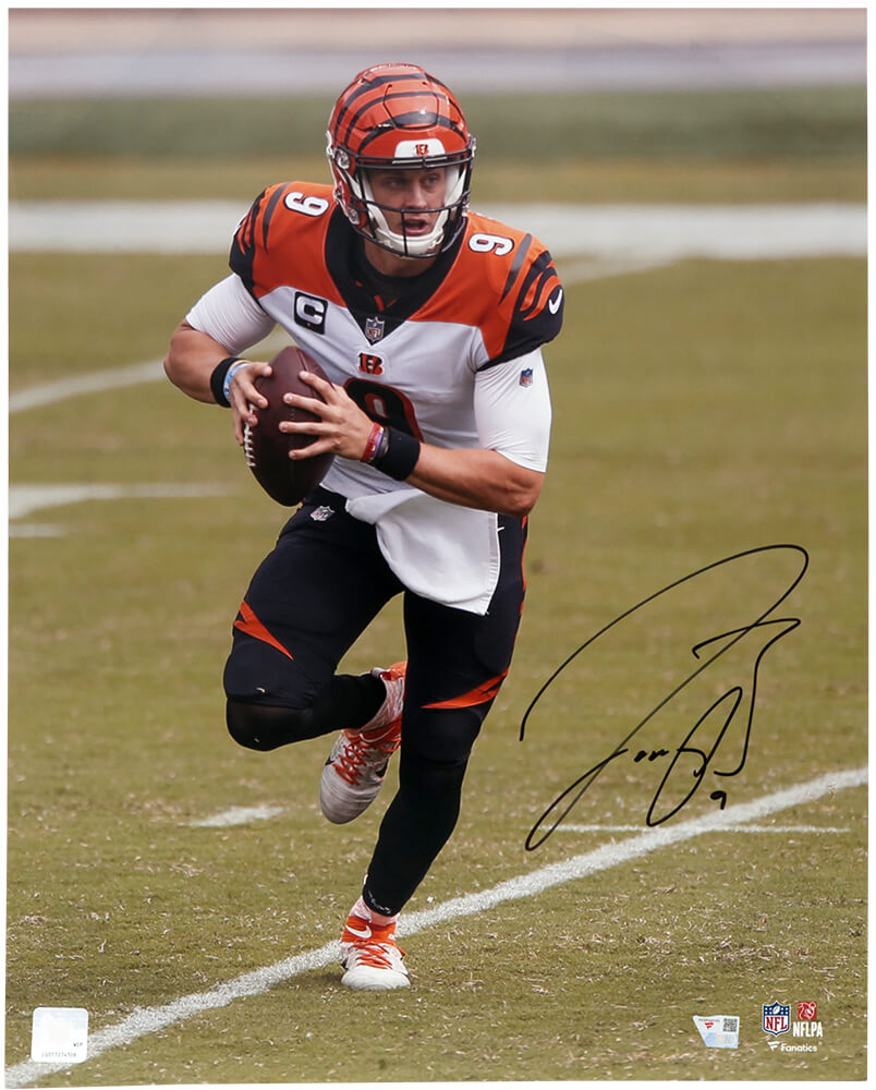 Joe Burrow Signed Cincinnati Bengals Rollout Action 16x20 Photo (Fanatics)