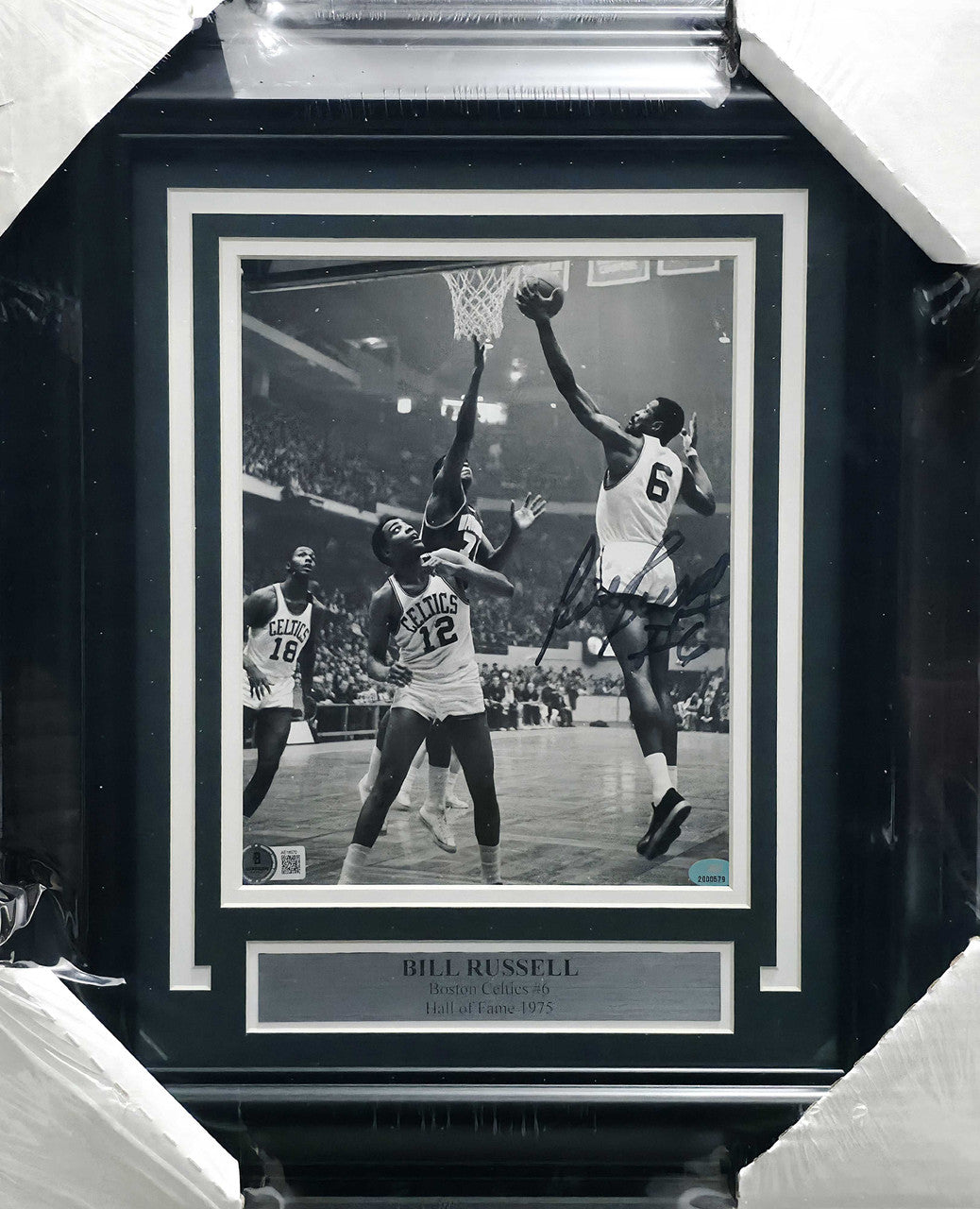 Bill Russell Autographed Framed 8x10 Photo Boston Celtics Beckett BAS #AE16570