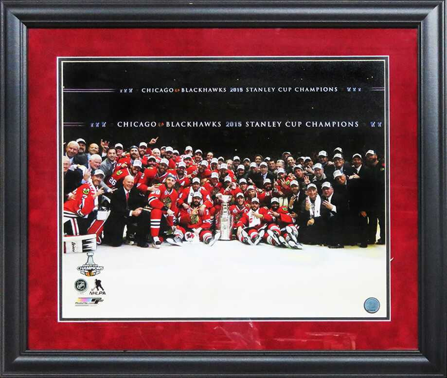 Blackhawks 2015 Team (around cup) Framed 16x20 Photo - Schwartz Authenticated