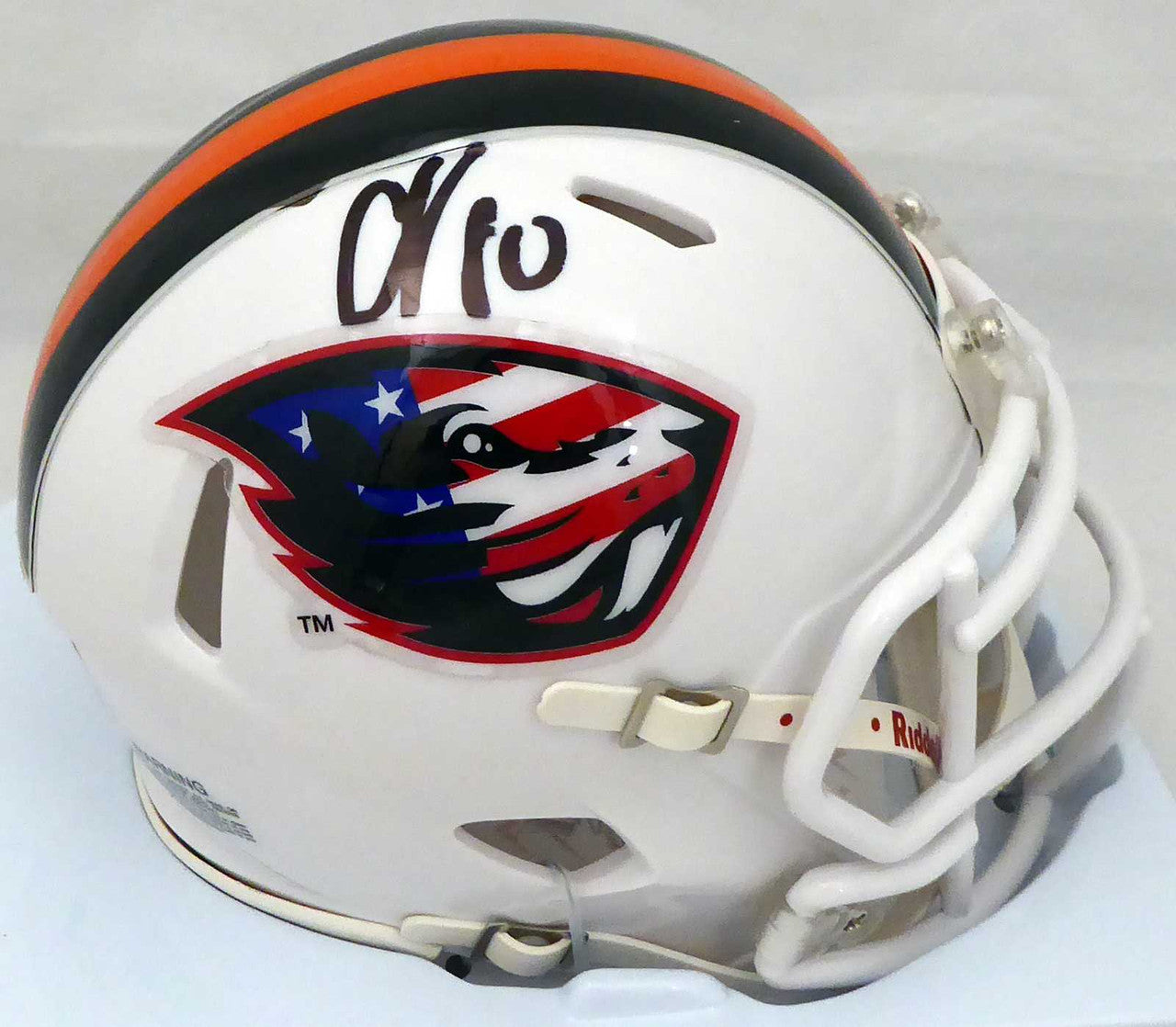 Chad Johnson “OchoCinco” Autographed Oregon State Beavers Salute to Service Speed Mini Helmet – Beckett BAS