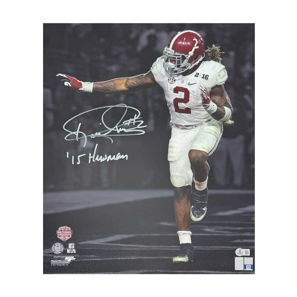 Derrick Henry ’15 Heisman Autographed Alabama 16x20 Football Photo (White Ink, Dark Gray Background) – Beckett BAS COA