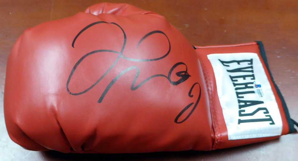 Floyd Mayweather Jr. Signed Red Everlast Left-Hand Boxing Glove – BAS COA