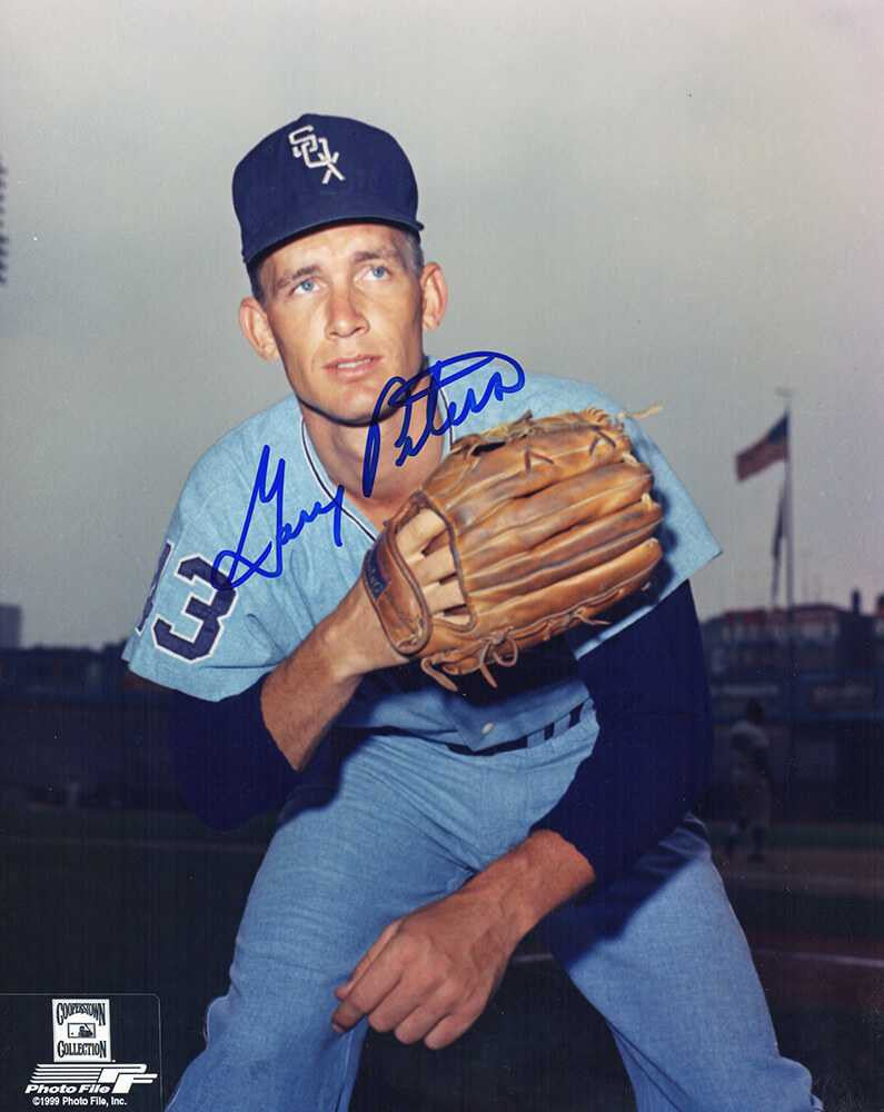 Gary Peters Signed Chicago White Sox Blue Jersey Pose 8x10 Photo - Schwartz Authenticated