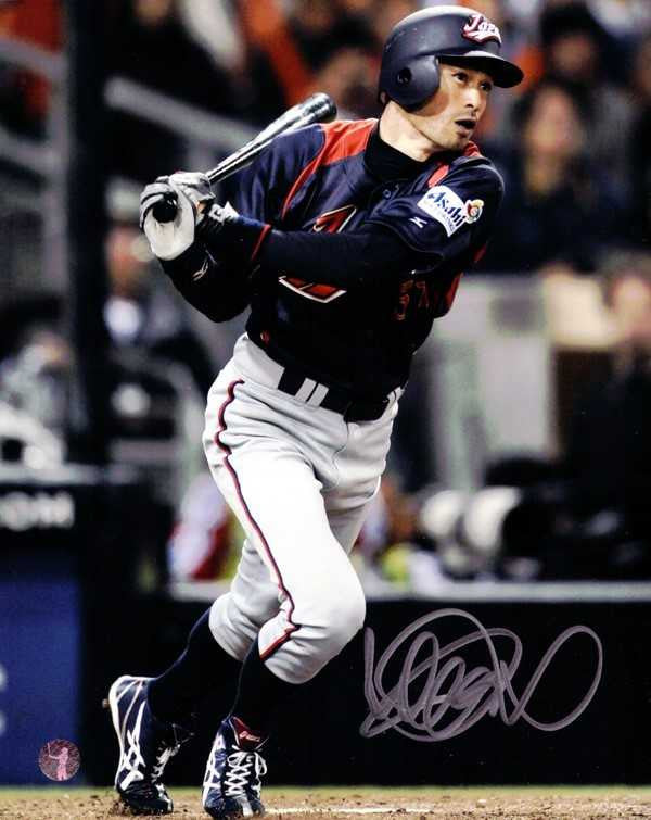 Ichiro Suzuki Autographed 8x10 Photo WBC Japan IS Holo Stock #83487