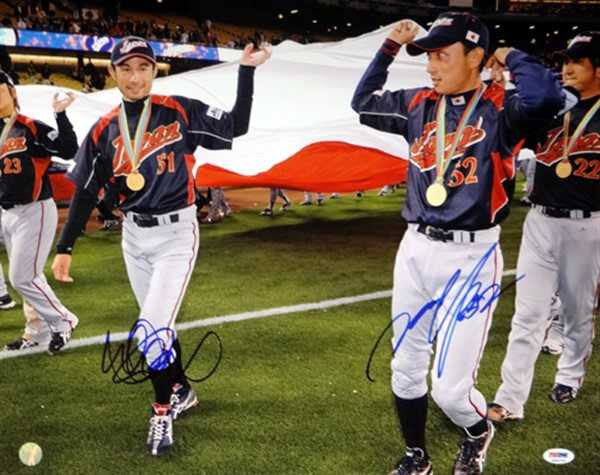 Ichiro Suzuki & Munenori Kawasaki Autographed 16x20 Photo WBC Japan PSA/DNA ITP Stock #43114