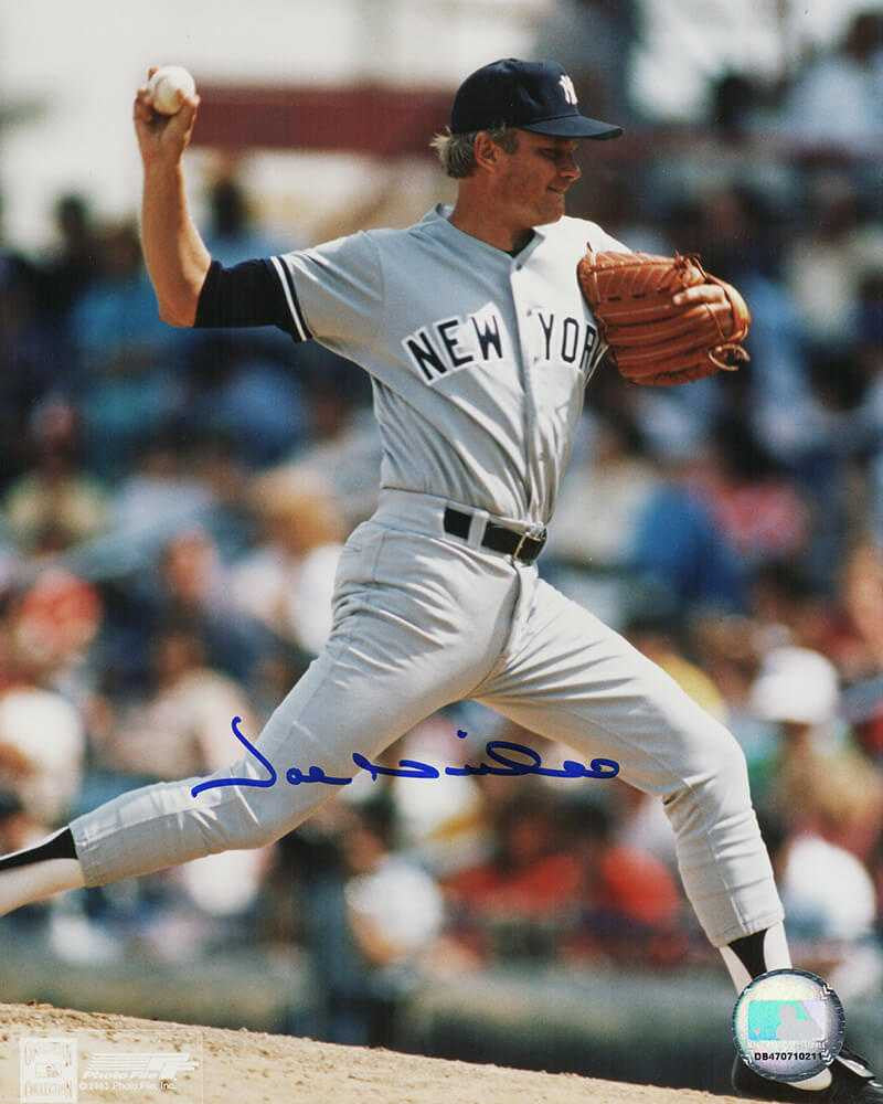 Joe Niekro Signed New York Yankees Pitching 8x10 Photo - Schwartz Authenticated