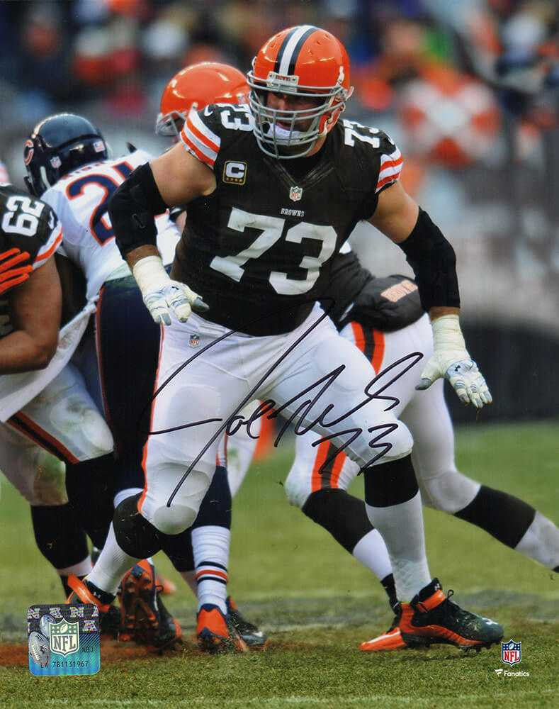 Joe Thomas Signed Cleveland Browns Action vs Bears 8x10 Photo - Schwartz Authentic