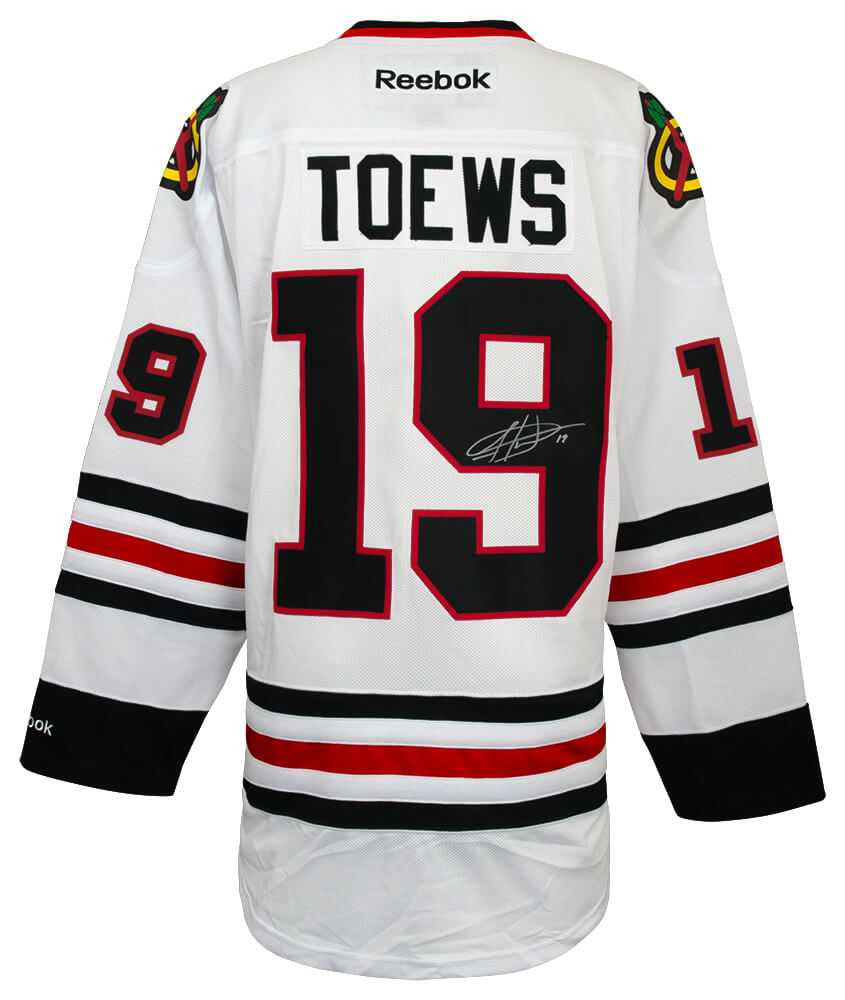 Jonathan Toews Signed White Blackhawks Reebok Jersey – Schwartz COA