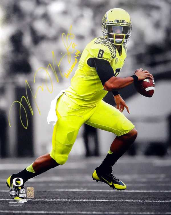 Marcus Mariota Autographed 16x20 Photo Oregon Ducks "Heisman '14" MM Holo