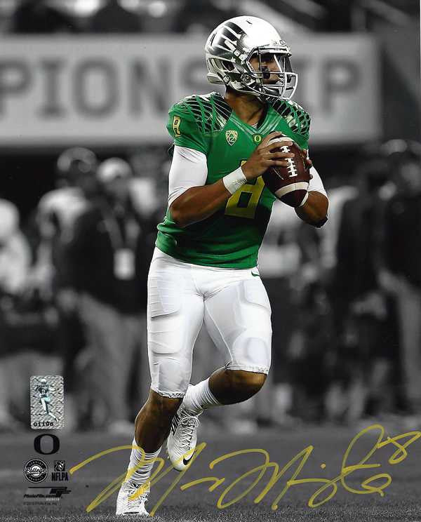 Marcus Mariota Autographed 8x10 Photo Oregon Ducks MM Holo Stock #96550