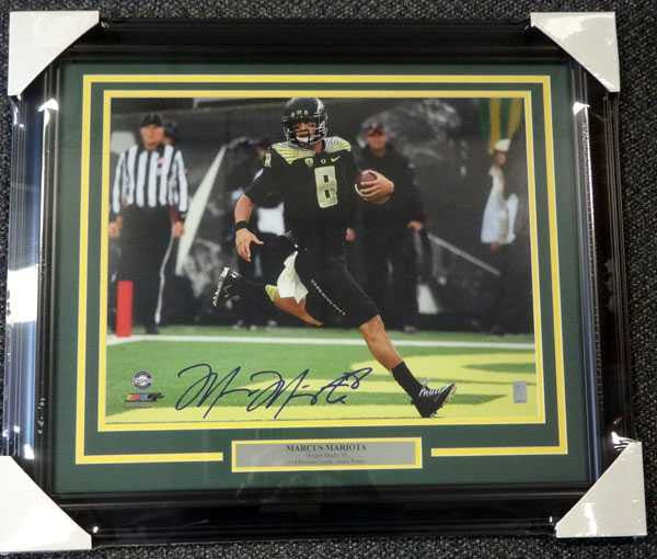 Marcus Mariota Autographed Framed Oregon Ducks 16x20 Photo – MM Holo