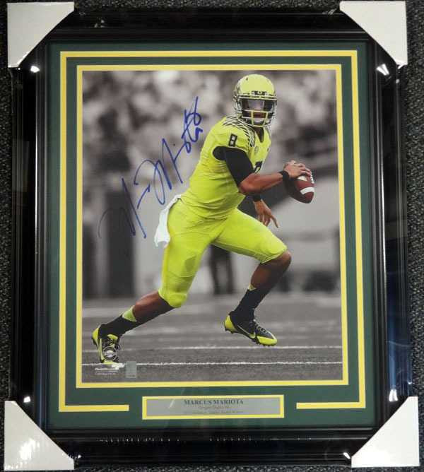 Marcus Mariota Autographed Framed 16x20 Photo Oregon Ducks Marcus Mariota Hologram COA!!