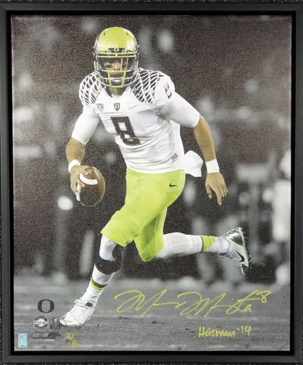 Marcus Mariota Autographed Framed 20x24 Canvas Photo Oregon Ducks "Heisman '14" #/8 MM Holo