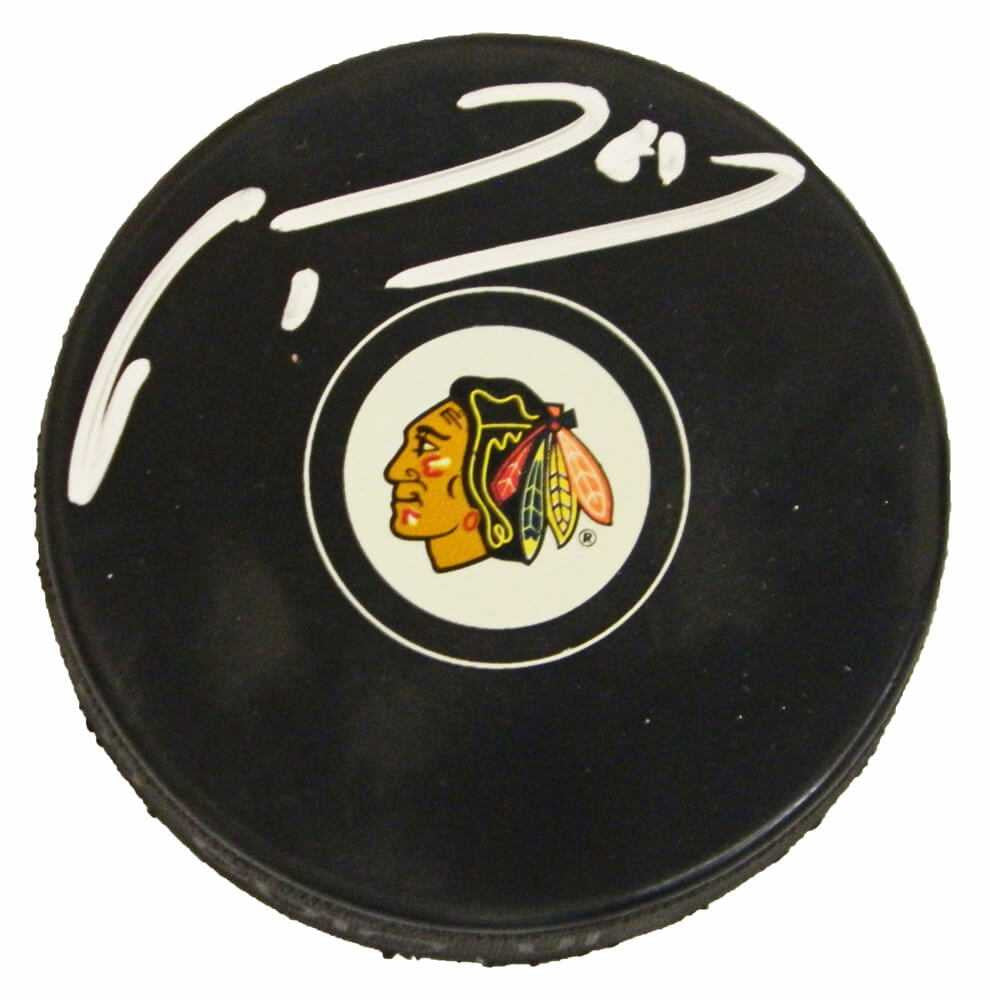Marian Hossa Signed Chicago Blackhawks Logo Hockey Puck - Schwartz Authentic