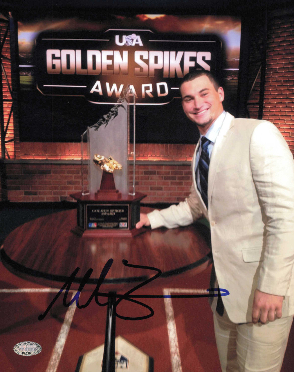 Mike Zunino Autographed 8x10 Photo Seattle Mariners MCS Holo #87529