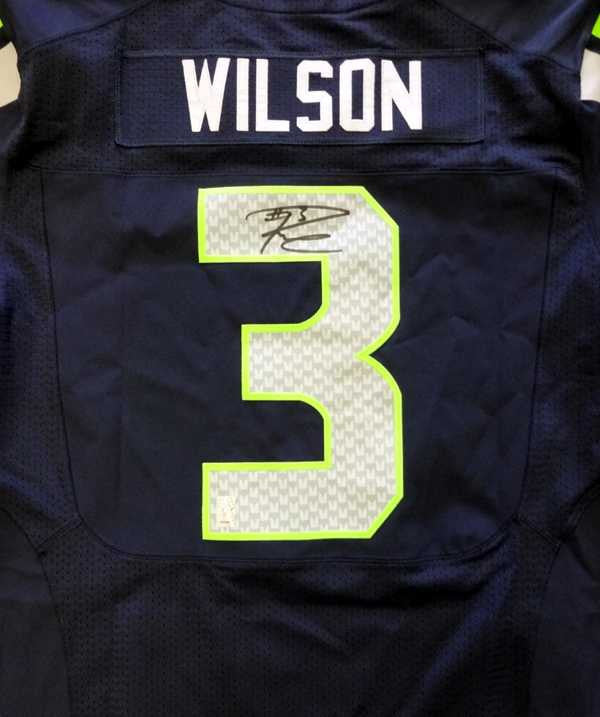 Russell Wilson Autographed Seattle Seahawks Blue Nike Elite Jersey Size 52 RW Holo Stock