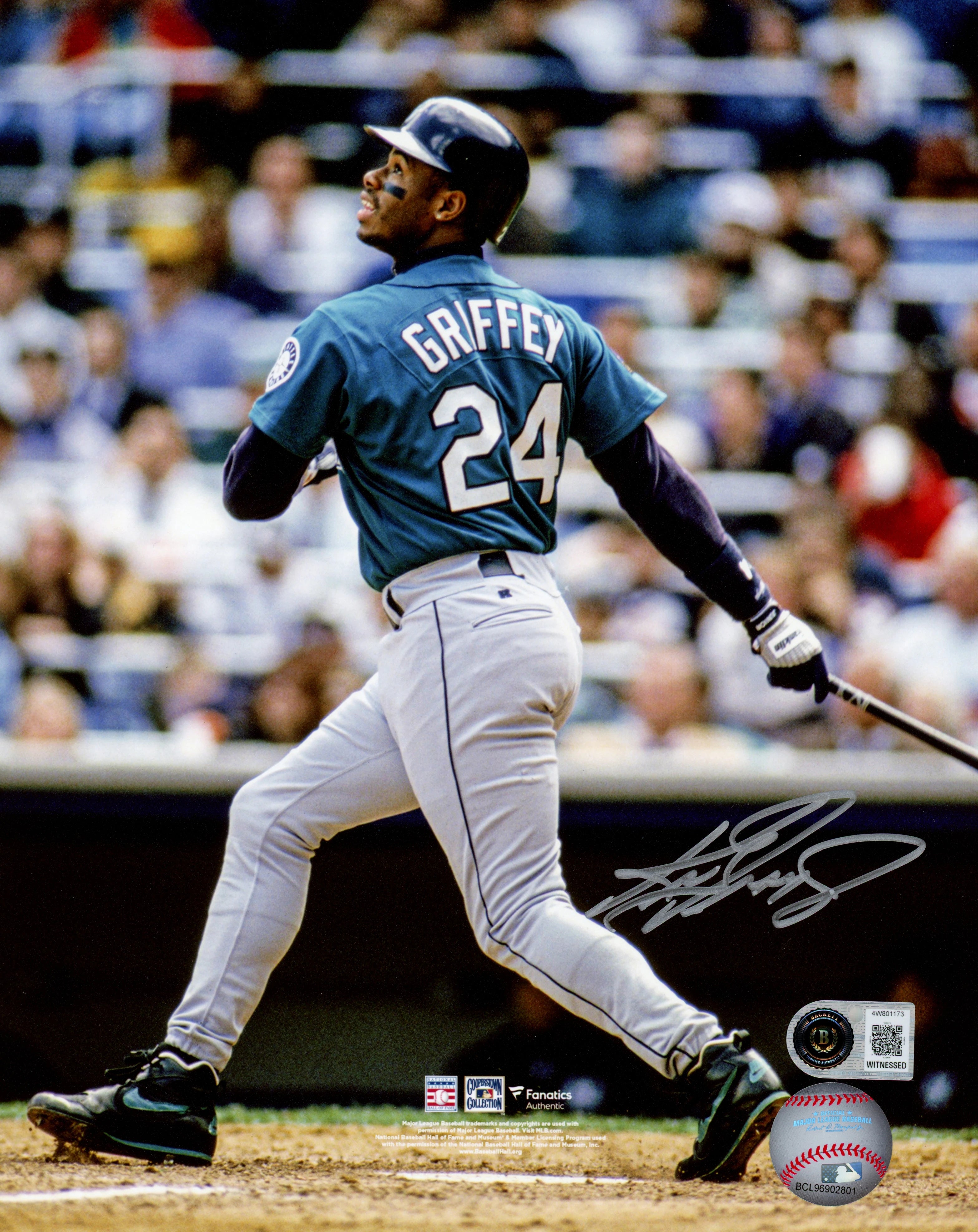 Seattle Mariners Ken Griffey Jr. Autographed 8x10 Action Photo - BAS Witnessed