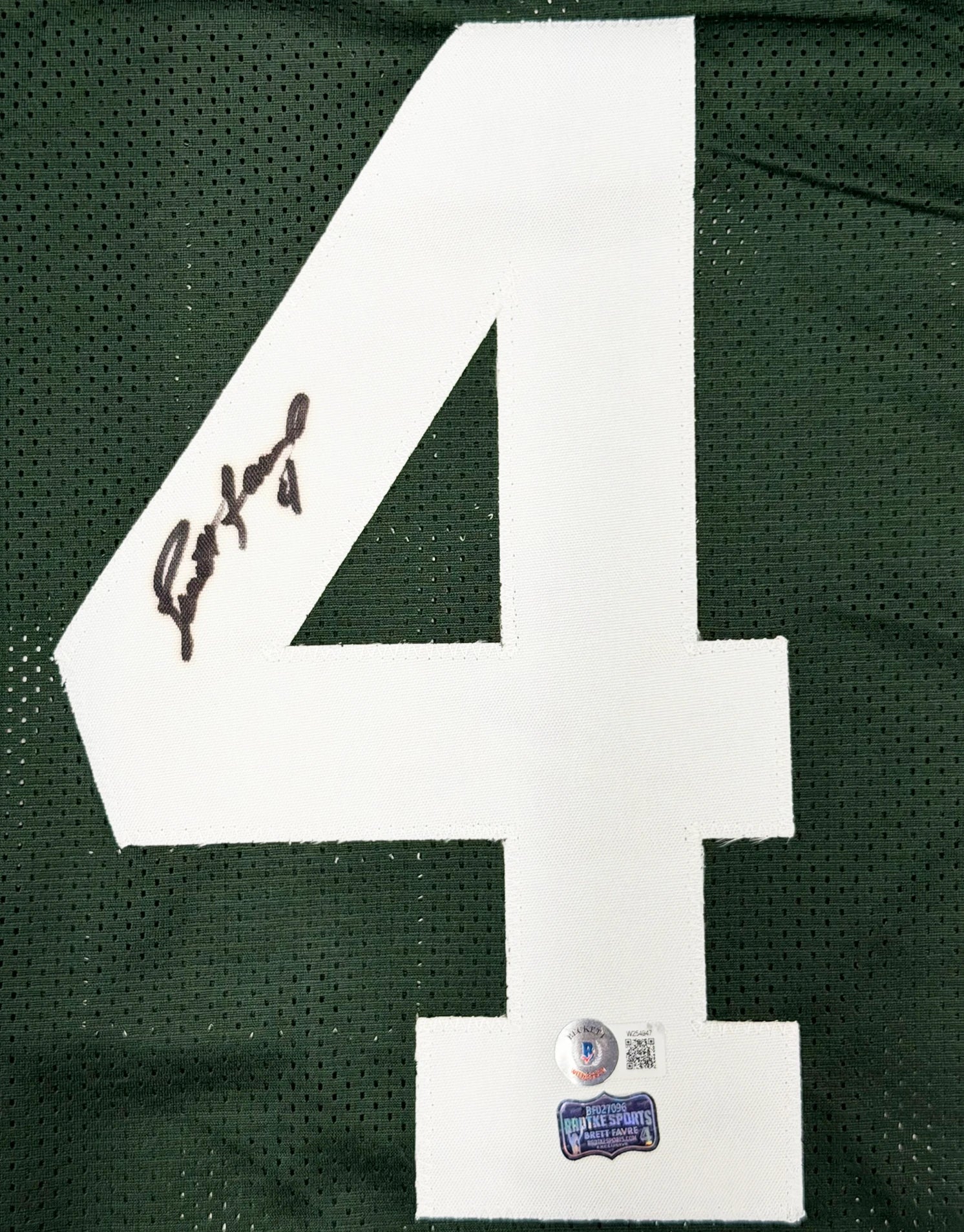 Brett Favre Autographed Green Bay Packers Green Custom Football Jersey (Size XL, Signature Flaw) - Beckett BAS Witness Authenticated