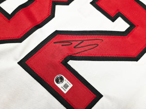 Shaquille O'Neal Autographed Miami Heat White Basketball Jersey (Size XL) - Beckett BAS Witness Authenticated