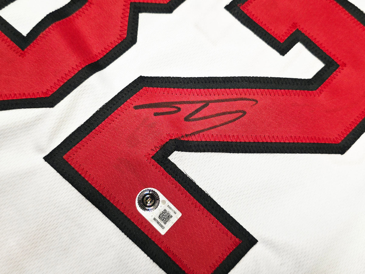 Shaquille O'Neal Autographed Miami Heat White Basketball Jersey (Size XL) - Beckett BAS Witness Authenticated