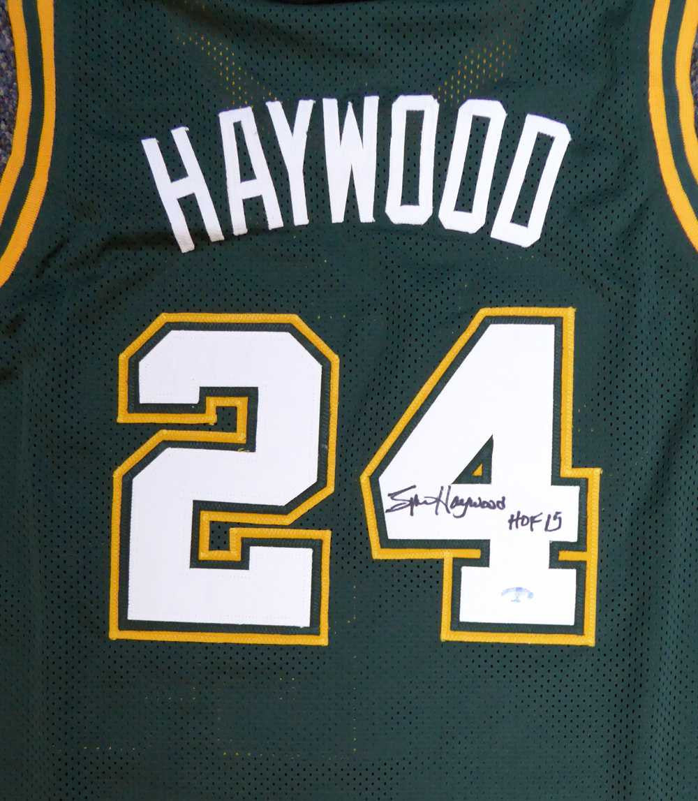 Seattle Sonics Spencer Haywood Autographed Green Jersey "HOF 15" MCS Holo Stock #104224