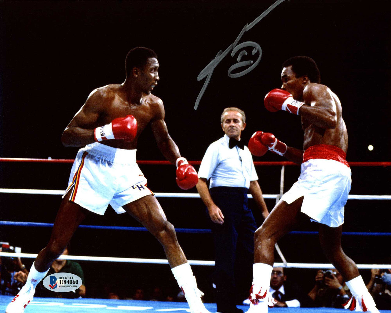 Sugar Ray Leonard Autographed 8x10 Photo vs. Thomas "Hitman" Hearns Beckett BAS Stock #178109
