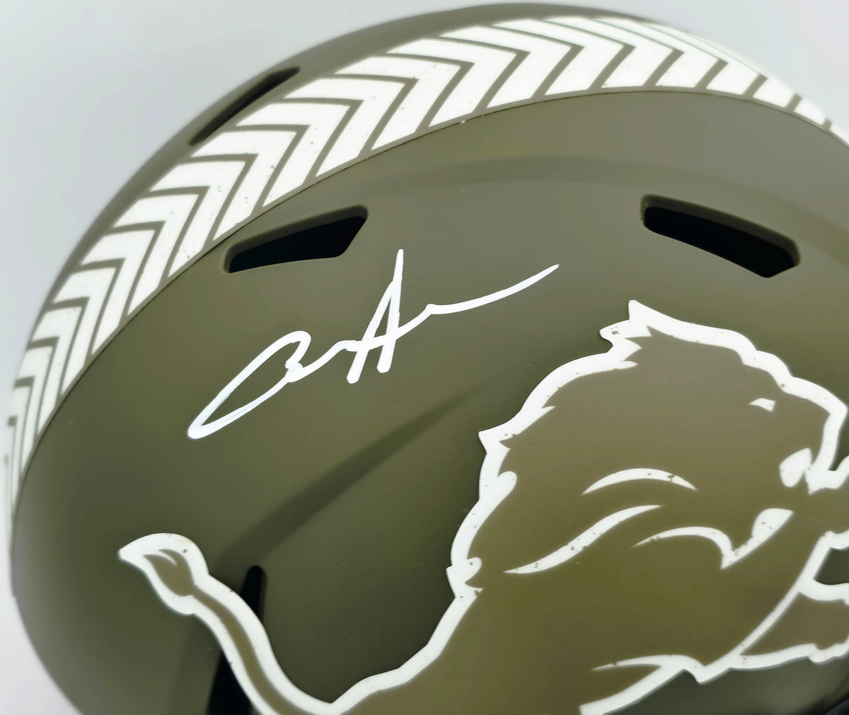 Aidan Hutchinson Autographed Detroit Lions Salute to Service Full Size Helmet | BAS #W577100