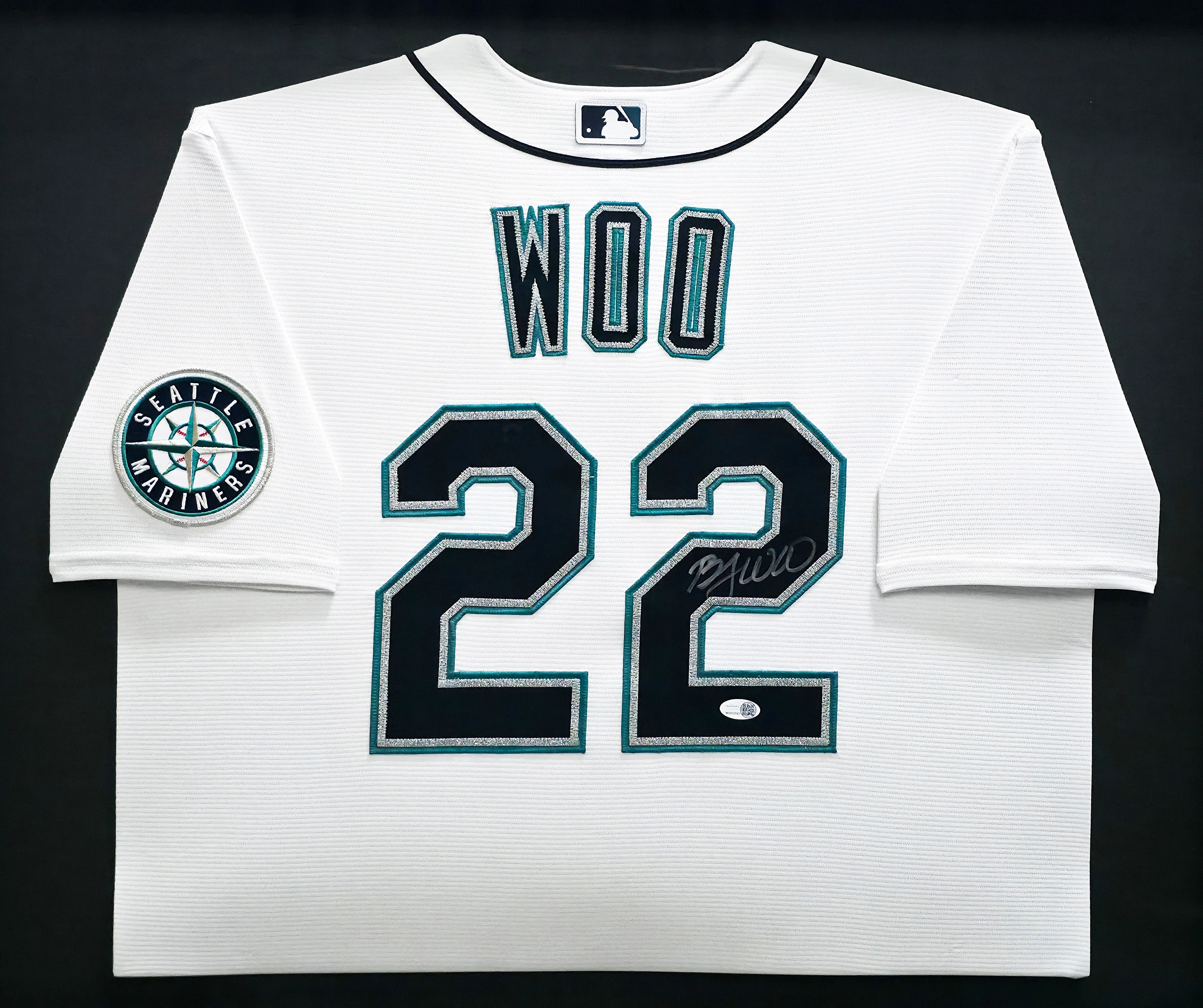 Bryan Woo Autographed Seattle Mariners Framed White Nike Jersey | JSA Witness