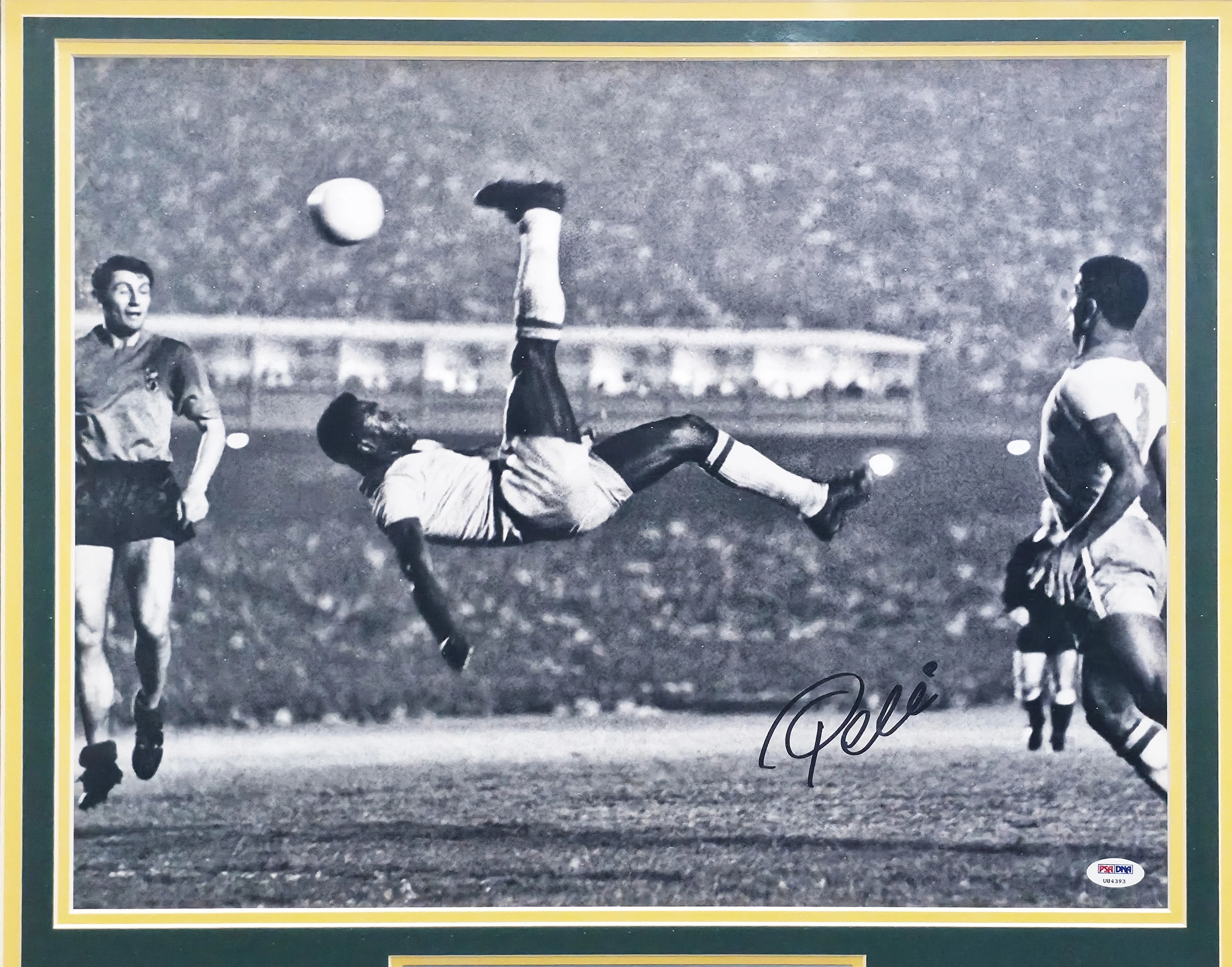Pele Autographed Framed 16x20 Photo CBD Brazil | PSA/DNA Hologram #U84393