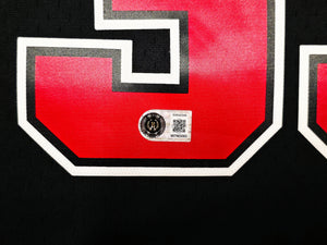 Scottie Pippen Autographed Chicago Bulls Mitchell & Ness 97-98 Black Jersey | Beckett Witnessed