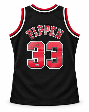 Scottie Pippen Autographed Chicago Bulls Mitchell & Ness 97-98 Black Jersey | Beckett Witnessed