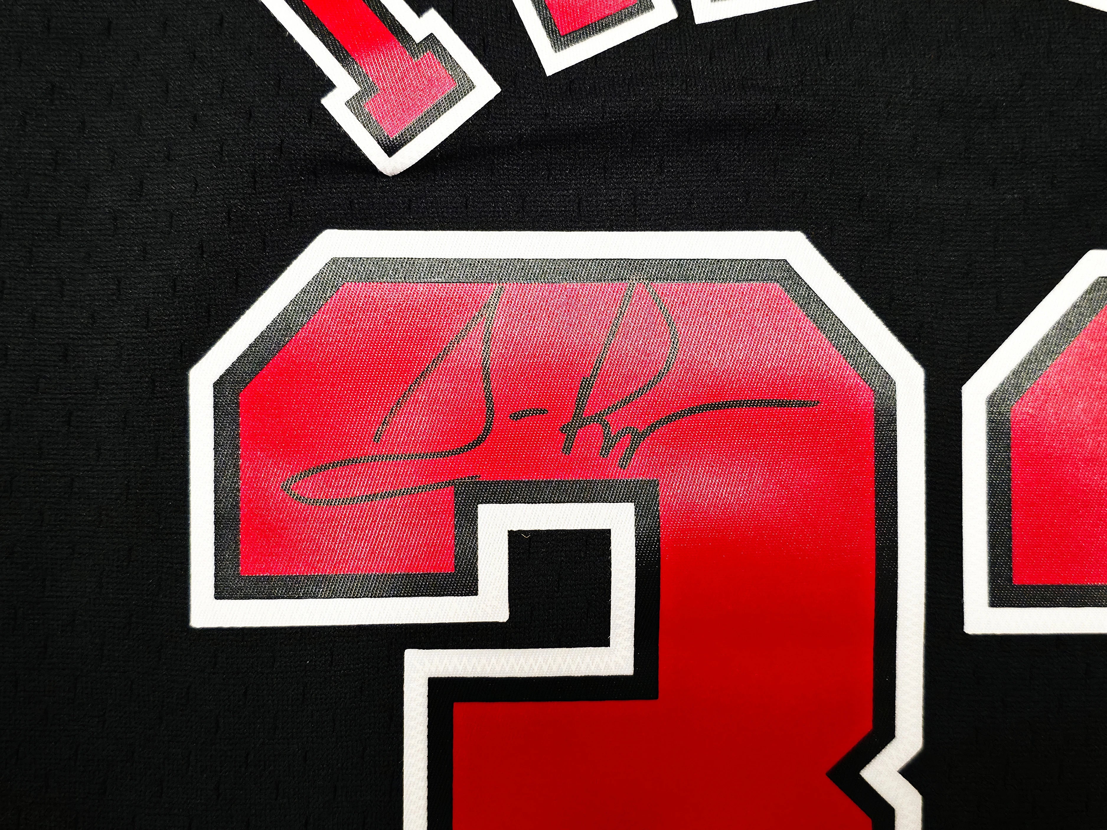 Scottie Pippen Autographed Chicago Bulls Mitchell & Ness 97-98 Black Jersey | Beckett Witnessed
