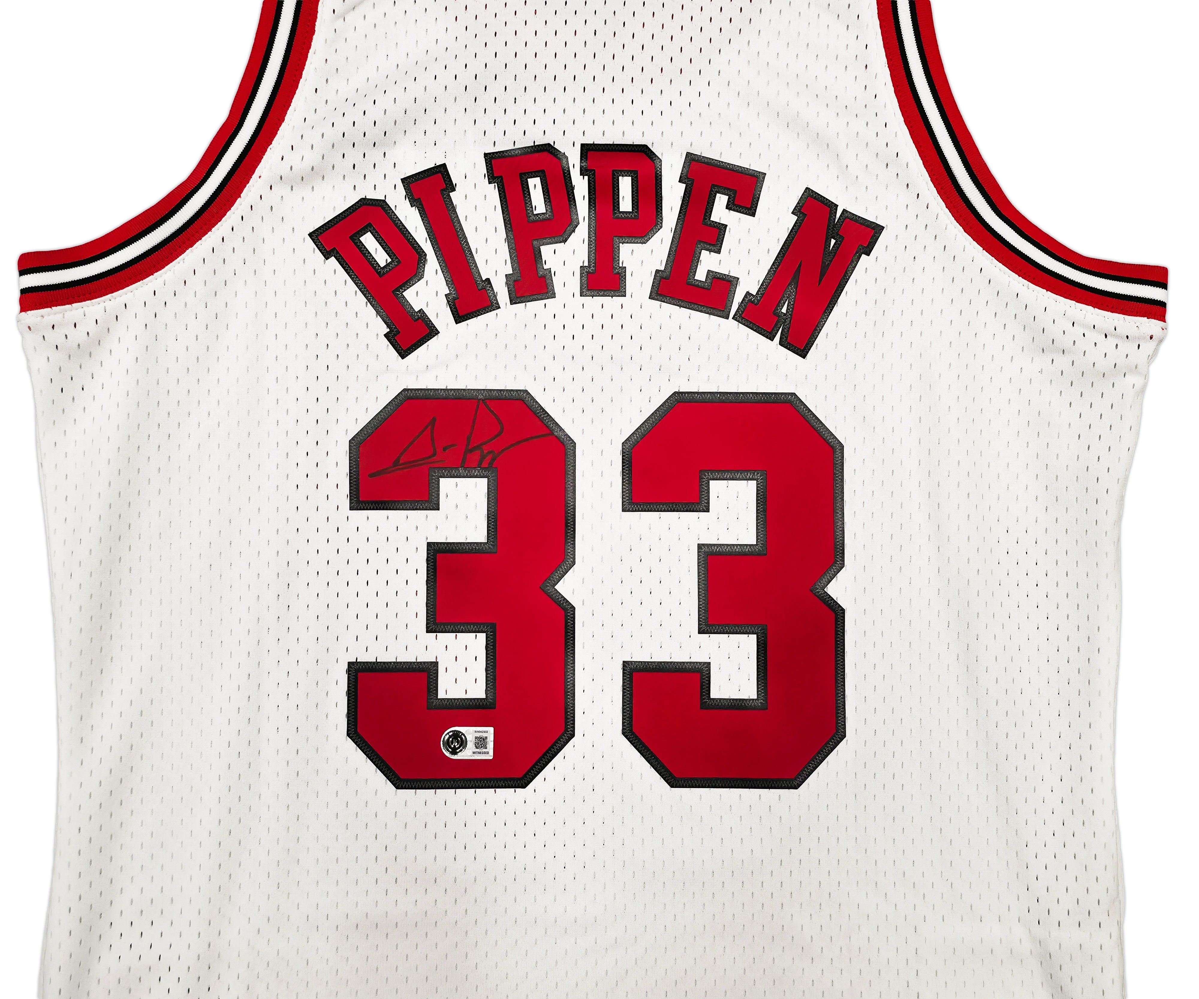 Scottie Pippen Autographed Chicago Bulls Mitchell & Ness 97-98 Jersey | Beckett Witnessed