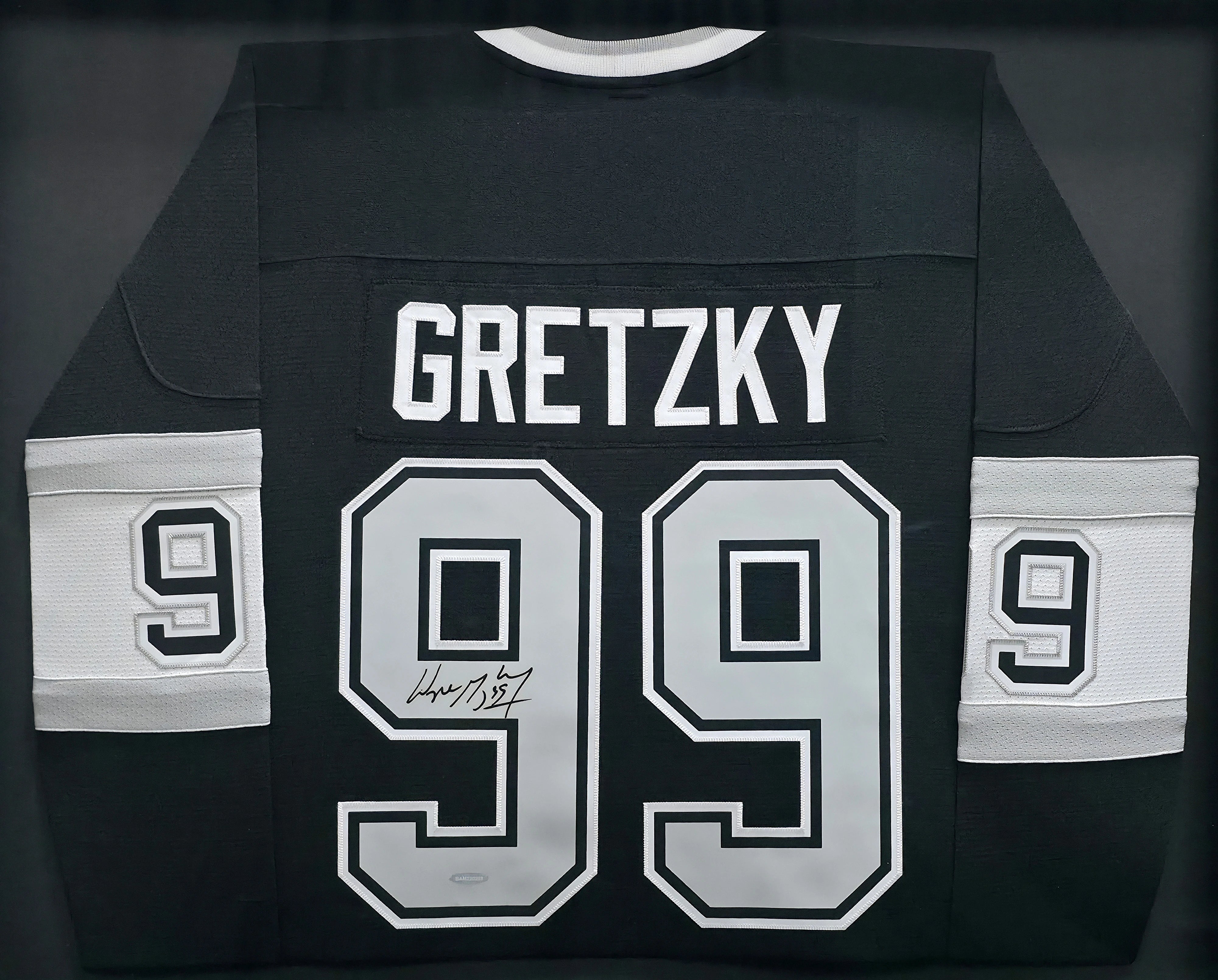 Wayne Gretzky Autographed Los Angeles Kings 1992-93 Throwback Jersey Framed | UDA