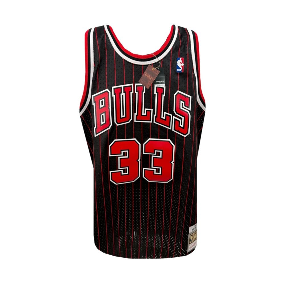 Scottie Pippen Autographed Chicago Bulls Mitchell & Ness 1995-96 Black Pinstripe Jersey (Size XL) - Beckett Authenticated